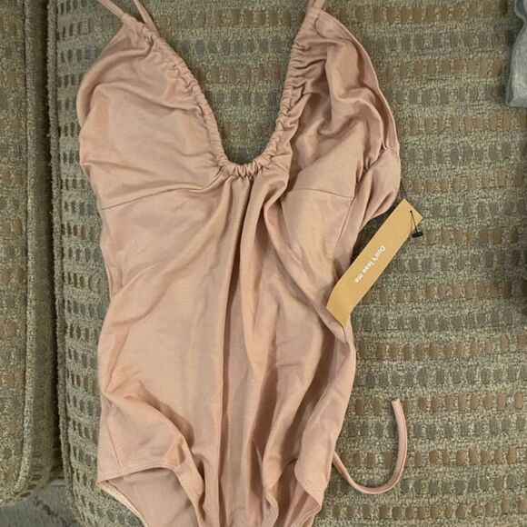 Reformation Alessandro Bodysuit NWT Blush Size XL - Picture 5 of 6